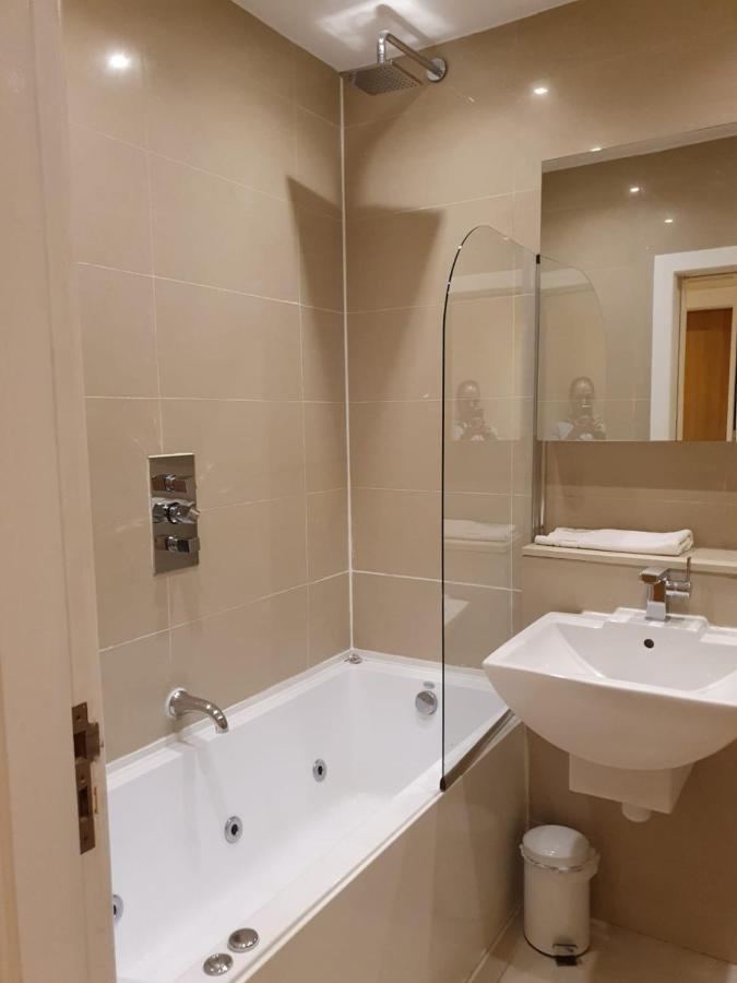 Contractor Bookers Bookdirect Save 10Percent Apartment Liverpool Exterior photo